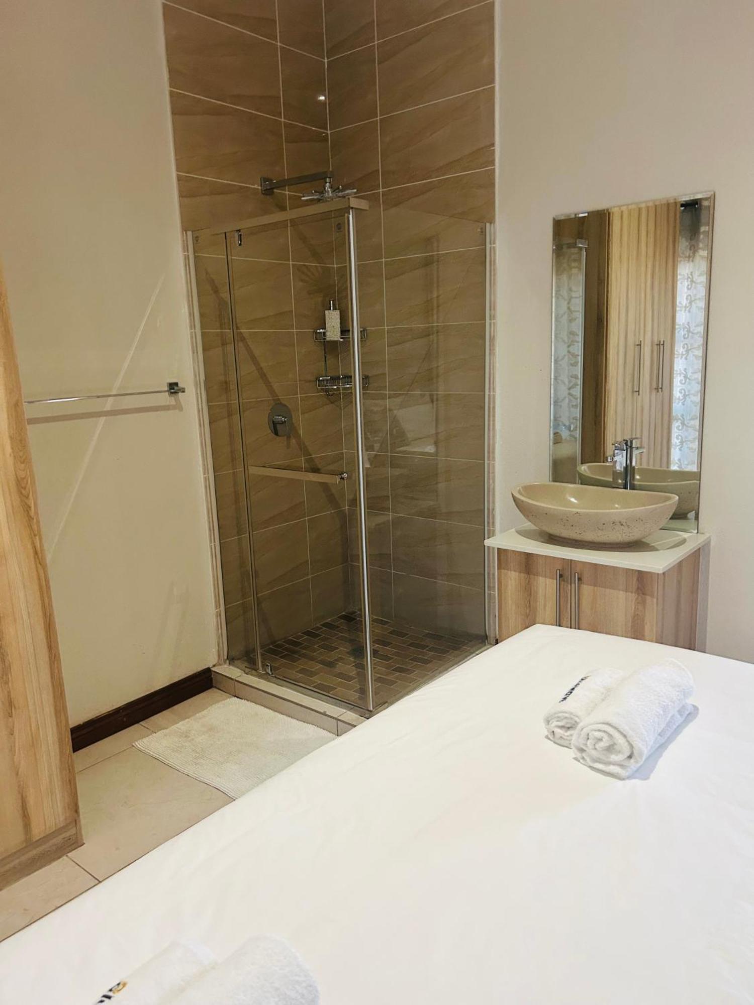 Bluewave Lifestyle Villa Hartbeespoort Eksteriør bilde